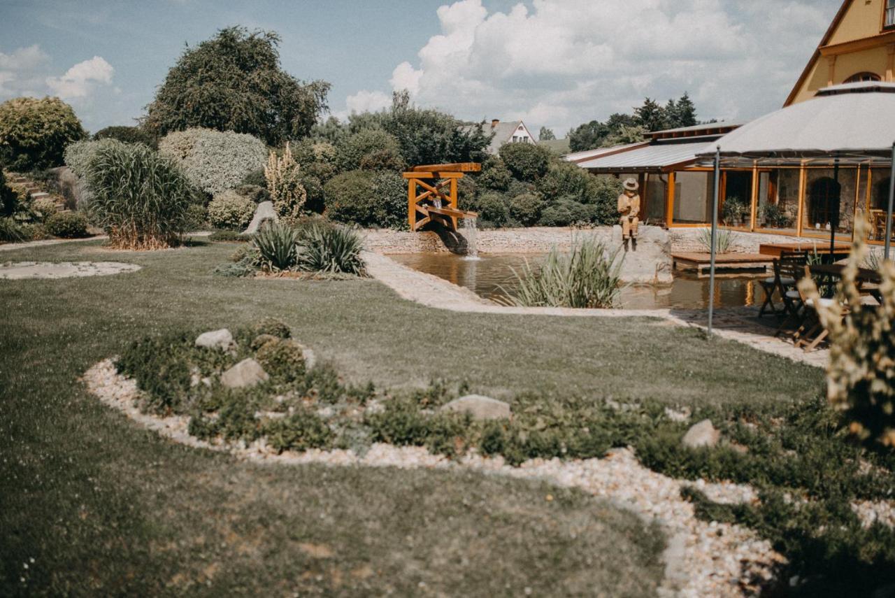 Penzion Jízdárna Hejtmánkovice Broumov Exterior foto